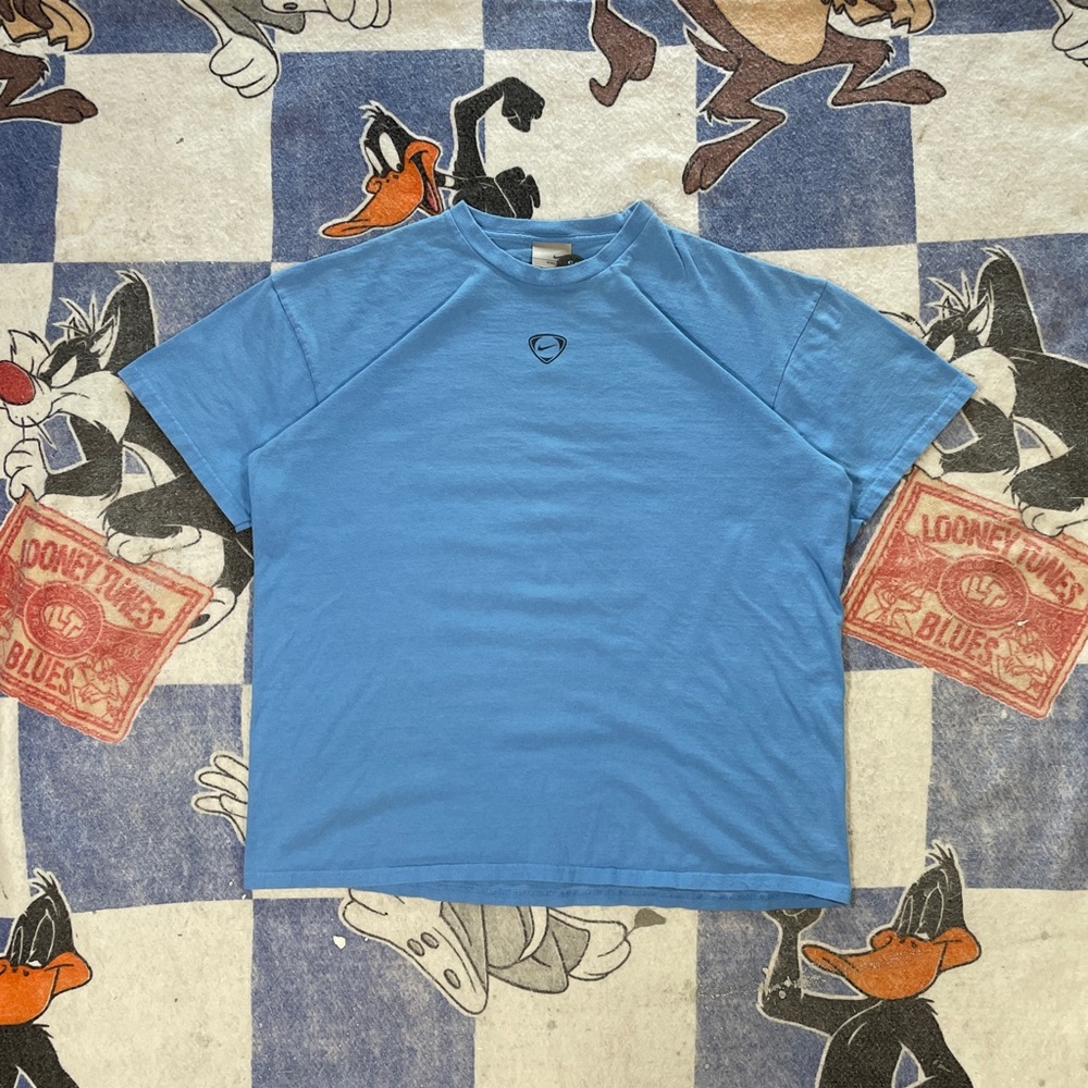 Vintage Nike center swoosh tee